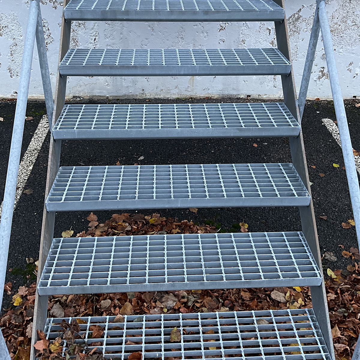 Steel Stairs Manufacturer | Custom Commercial & Industrial Design