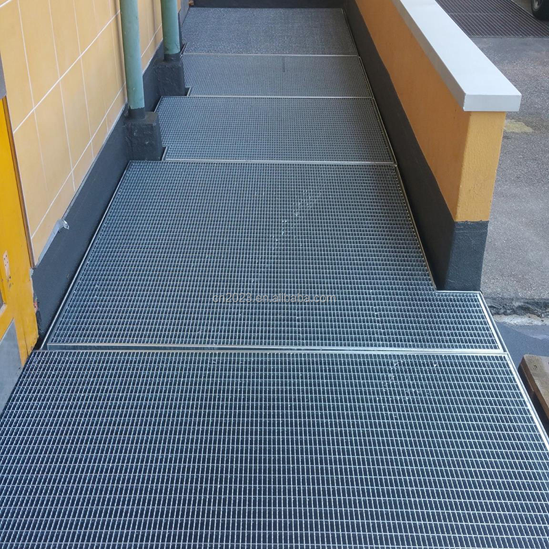 شبكة من الصلب المجلفن | مغموسة ساخنة لمقاومة التآكل في المنصات والمصارف