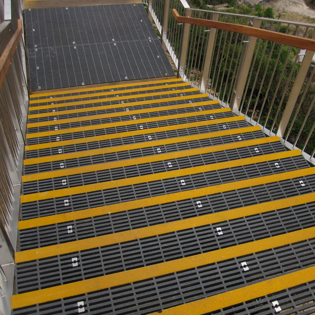 Løsninger til brandudrykning | Lovkonforme trapper, balkoner og stiger til bygninger