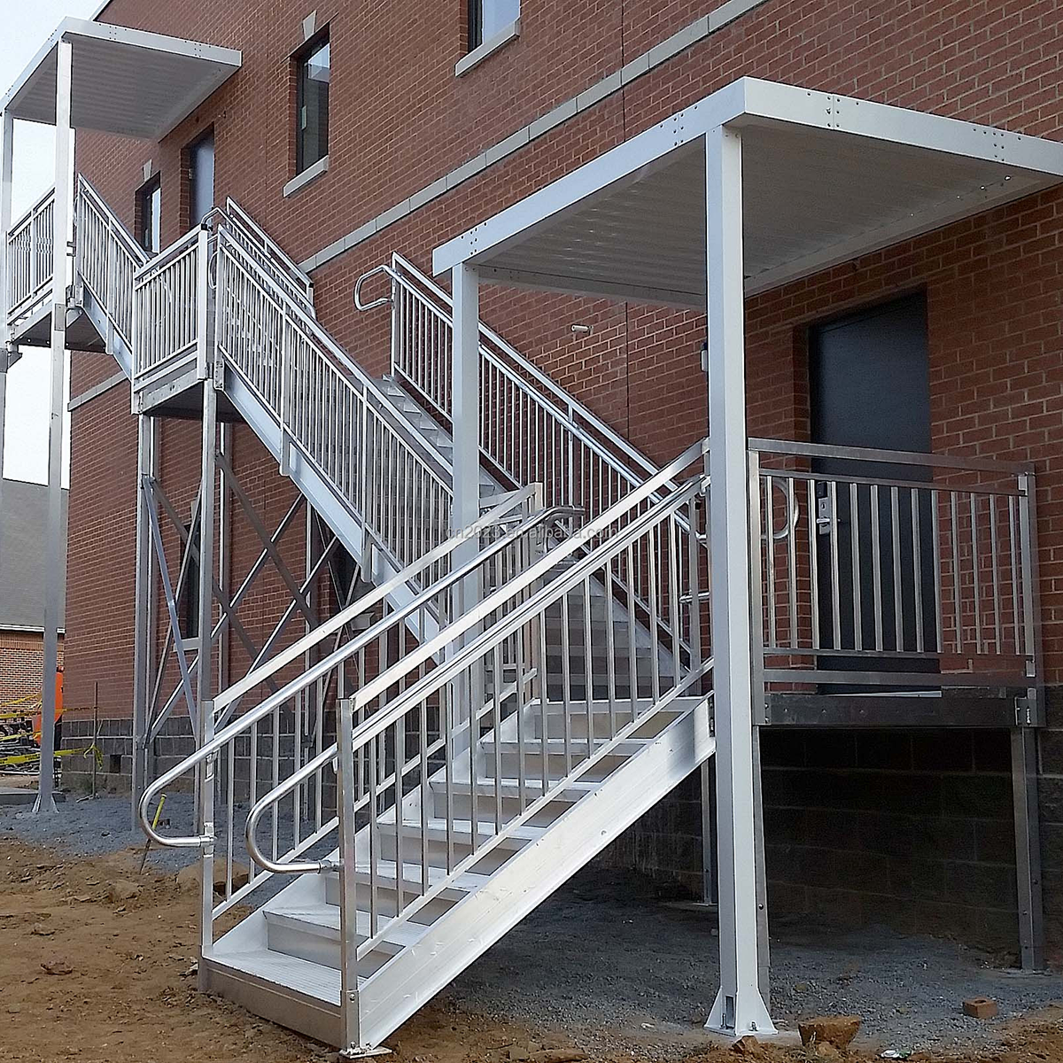 باهرئي دھاتو واري سيريون | تجارتي ۽ صنعتي اسٽيل سيرين جا نظام