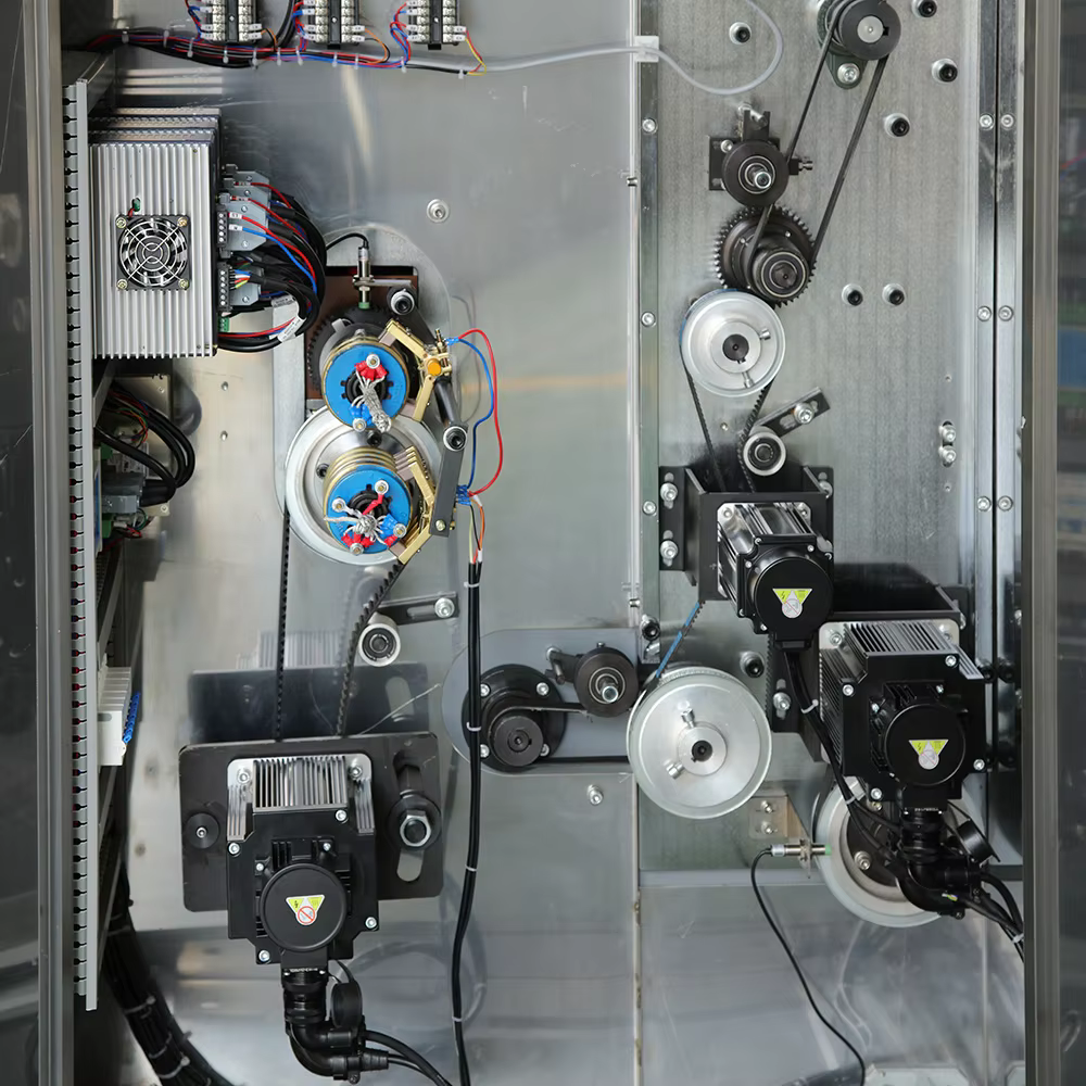 product easy to operate chocolate pillow packing machine with card feeder three servo motors control for candy food packaging paper bags-5