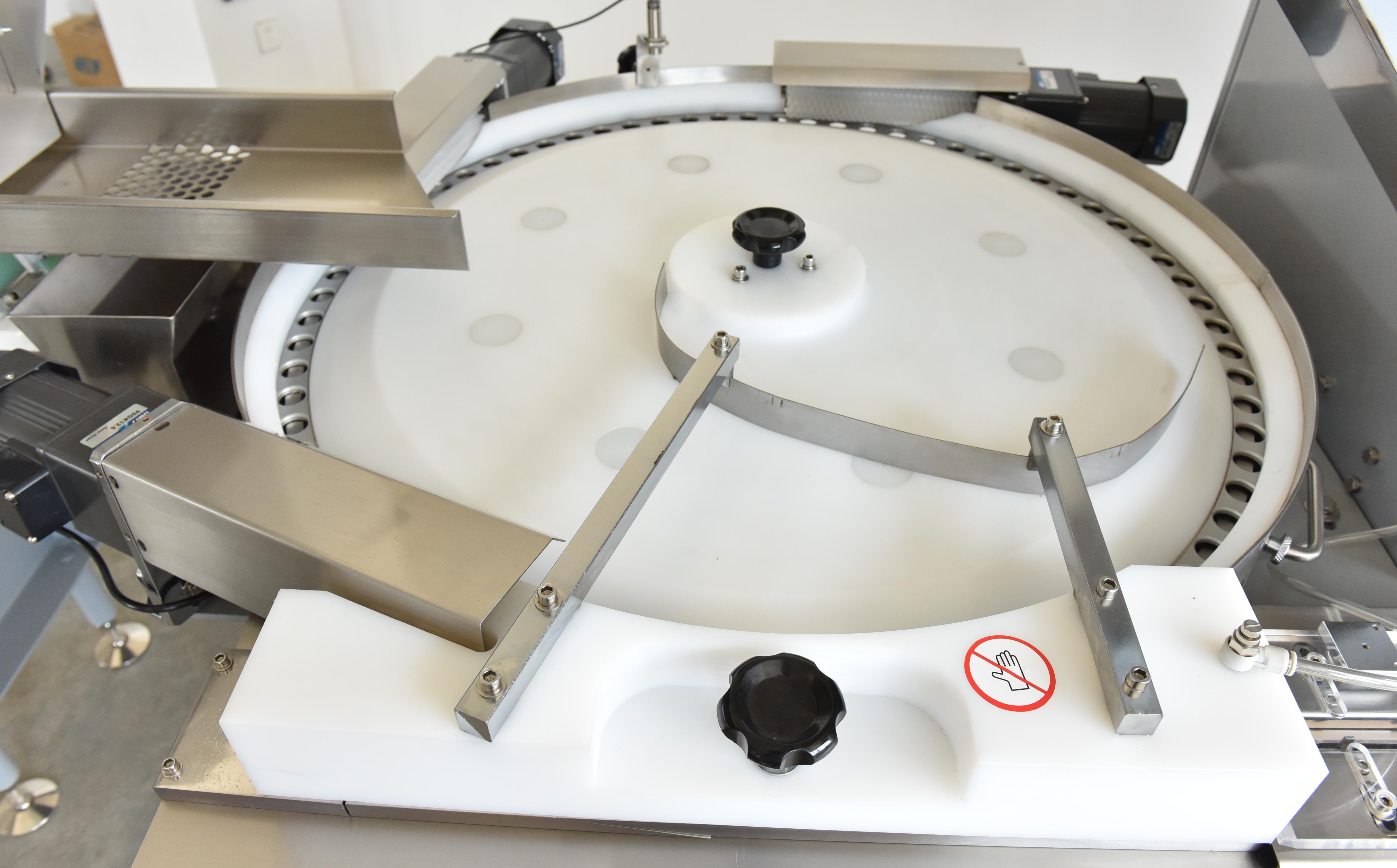 product industrial disc feeding pillow packing machine full servo industrial touch screen control hard candy pillow packing machine-2