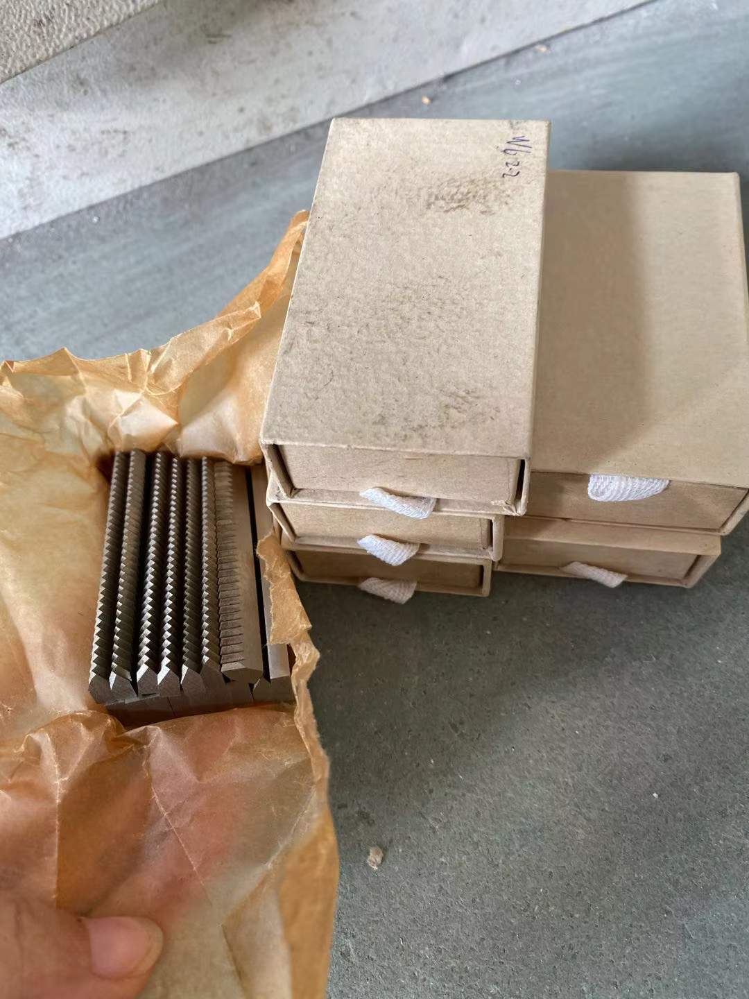 product customized high precision sealing machine tooth blade knife blade zigzag cutters for pillow packing machine spare parts-9