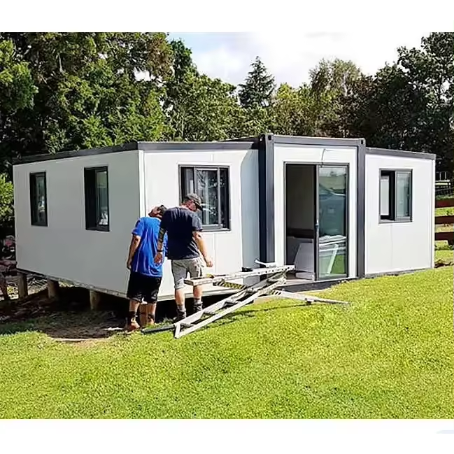 Globetrotter's Dream: 20ft Expandable House on the Go