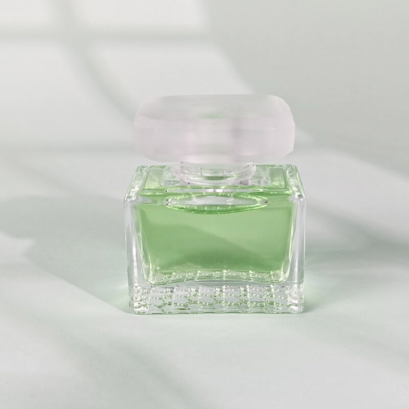 Großhandel klare leere Parfumflasche benutzerdefiniertes Logo Klein 20ml 30ml Sprüh-Pumpen-Glasquadrat-Parfumflaschen