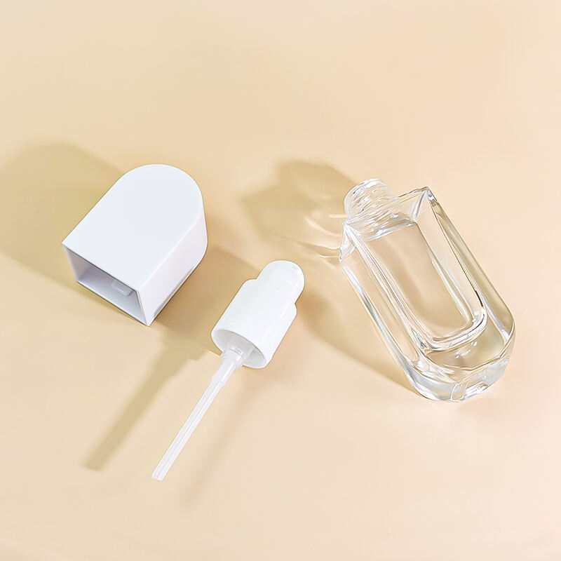 Benutzerdefiniertes Logo und Farbe Kosmetikverpackung 30ml leere Glasflasche für Flüssiggrundierung mit Pump