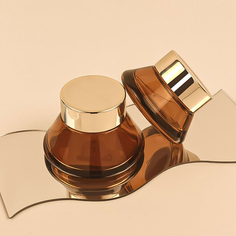 Aangepaste Kleur Logo Gezichtscrème Cosmetische Pot Amber Druppelvorm Lege 30g 50g Glazen Pot met Gouden Deksels