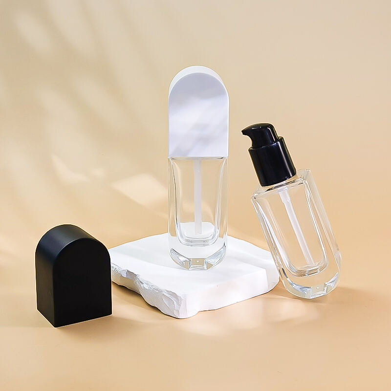 Benutzerdefiniertes Logo und Farbe Kosmetikverpackung 30ml leere Glasflasche für Flüssiggrundierung mit Pump