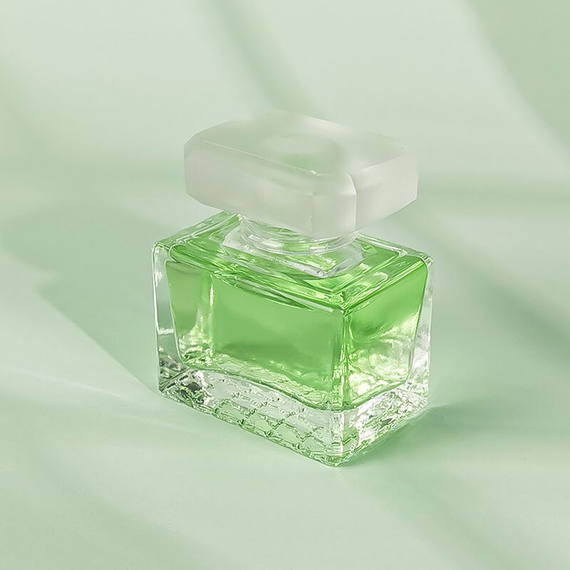 Großhandel klare leere Parfumflasche benutzerdefiniertes Logo Klein 20ml 30ml Sprüh-Pumpen-Glasquadrat-Parfumflaschen