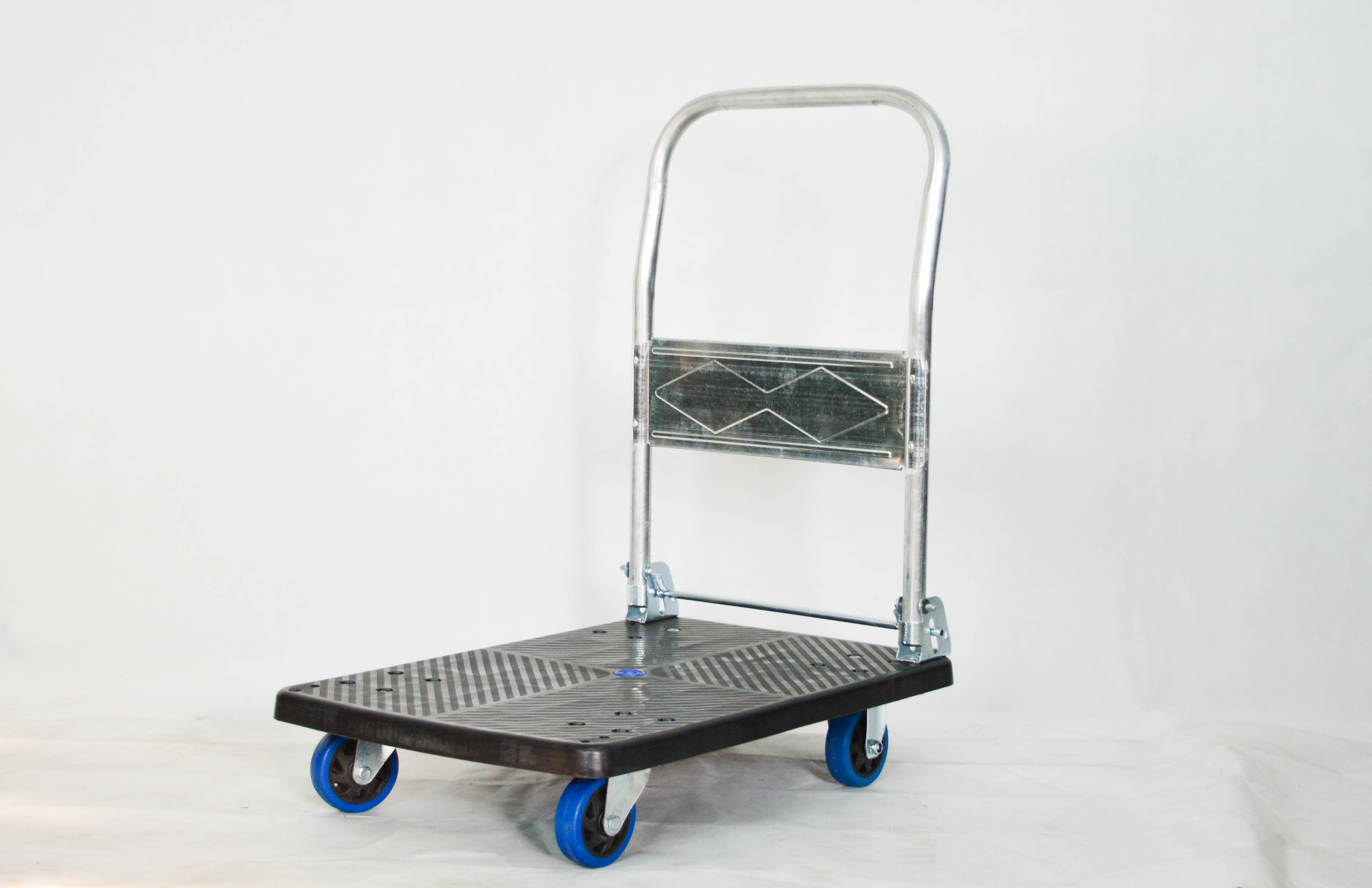 How do procurement teams evaluate platform hand truck durability?