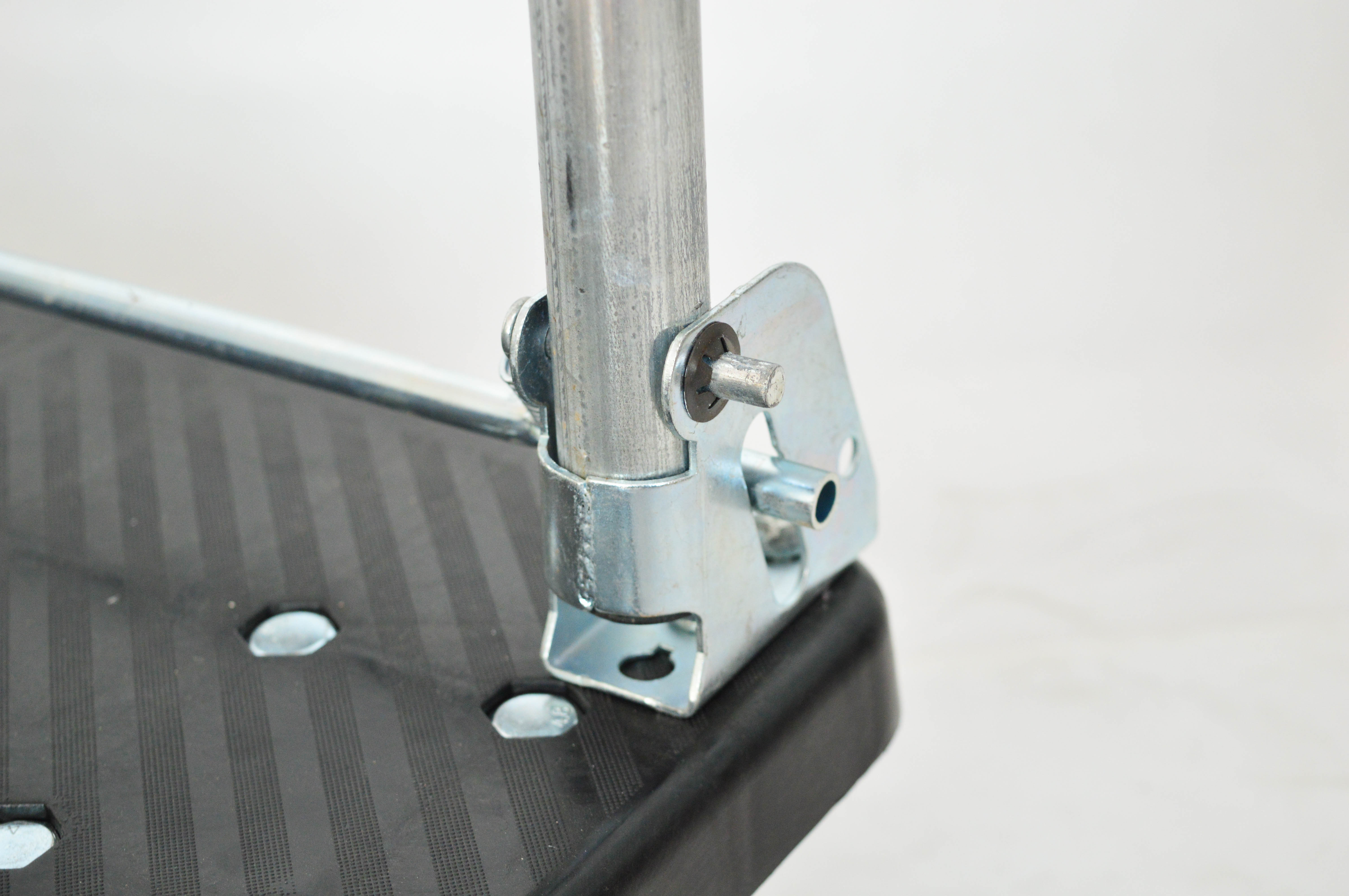Why do warehouses rely on platform hand trucks for heavy moves?