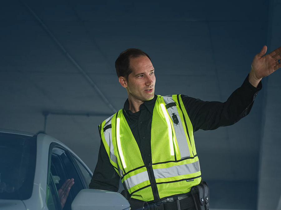 GUARDEVER High Visibility Vests Make Dangerous Far Away From You