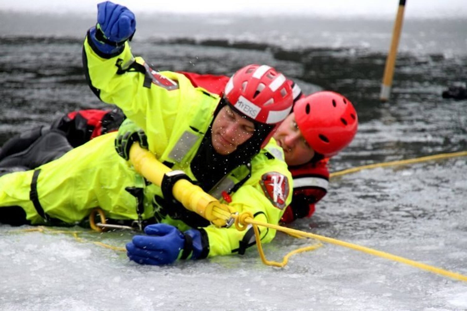 RS-1000-HV-U-Ice-Rescue-Suit-4__60692.jpg