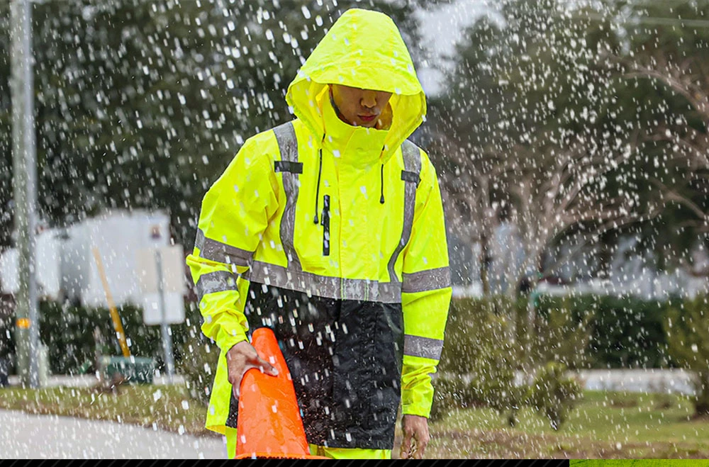 Category-Banner-Hivis-Rainwear-MOB-V1-.webp