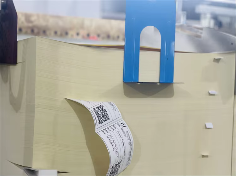 Laser Printing Semi Glossy Stickers Paper Cast Coated Semi-Glossy Double Sided Photo Paper Cast Coated Sticker Paper6