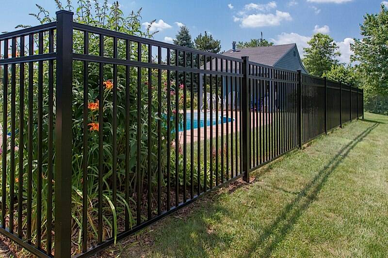 Which Materials of Garden Fences Are Most Suitable for Home Gardening?