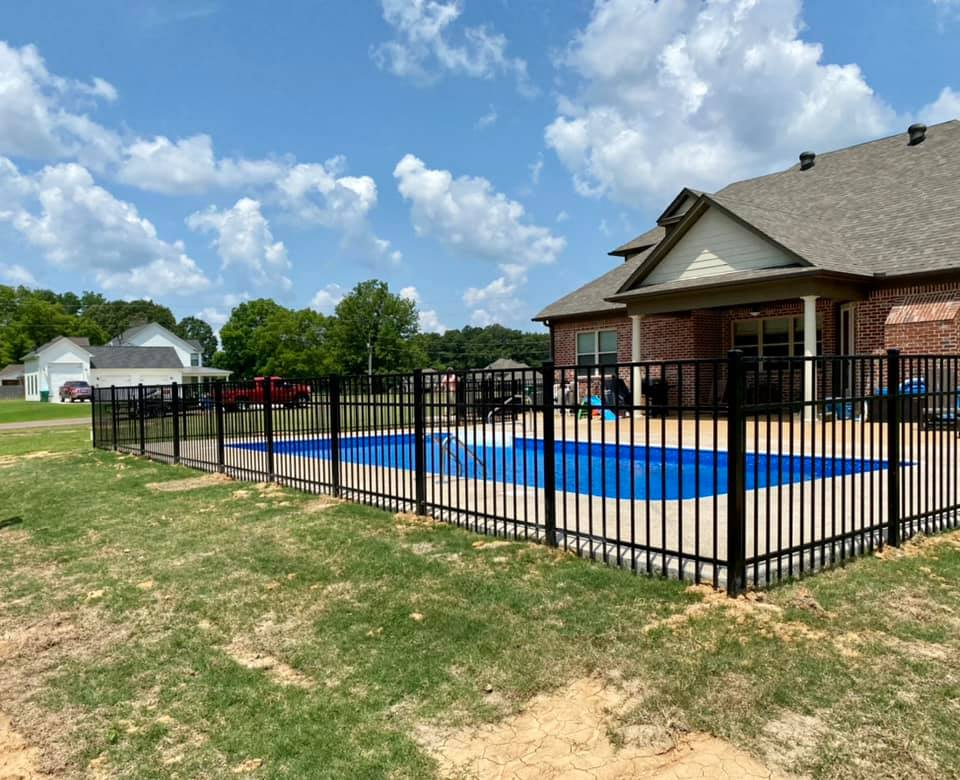 How to Choose the Right Metal Fence for Your Property?