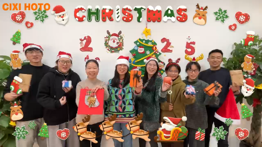 CIXI HOTO lead all the staff to live everyone merry Christmas