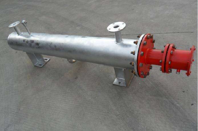 What industries are flange heaters used in?