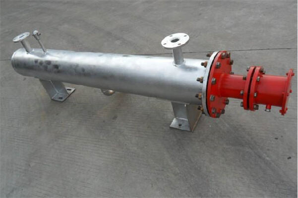 What industries are flange heaters used in?