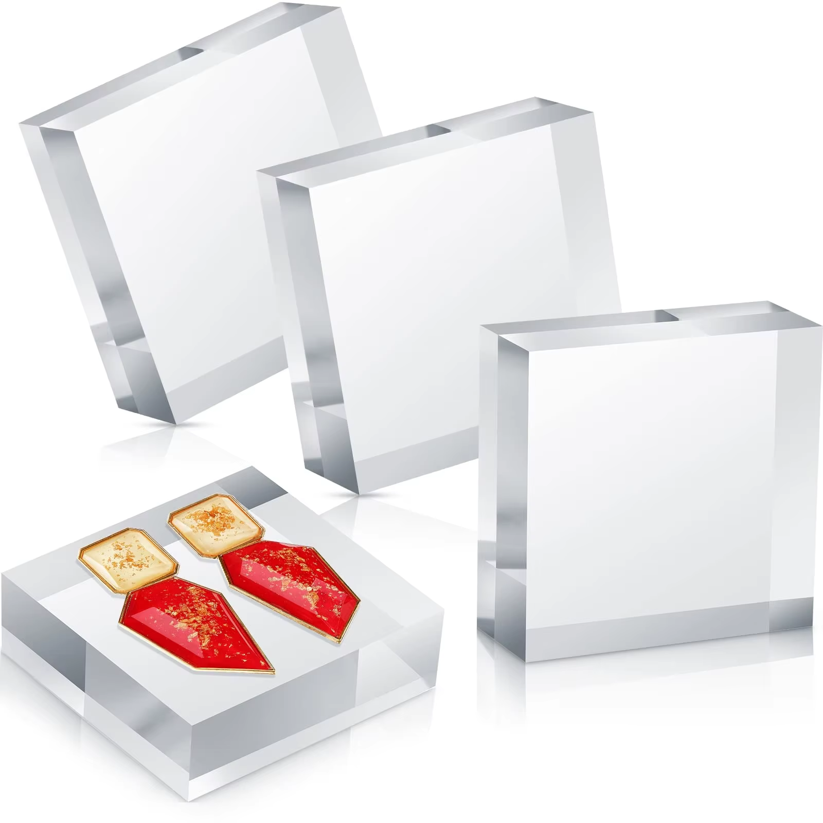 How to choose a clear display case for collectibles?