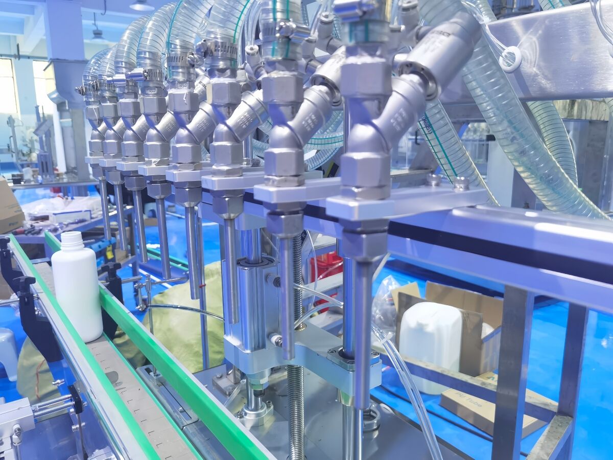 Sterilių pripildymo linijų valymas ir dezinfekavimas biofarmacijos įmonėje