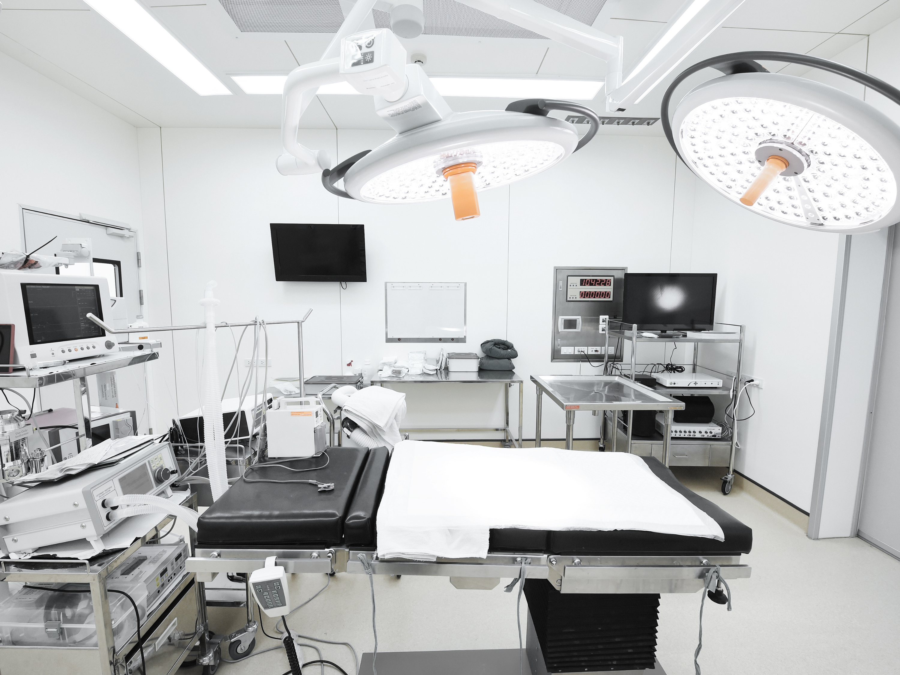 illuminating the future innovation and quality behind lumis xenon lamp production-0