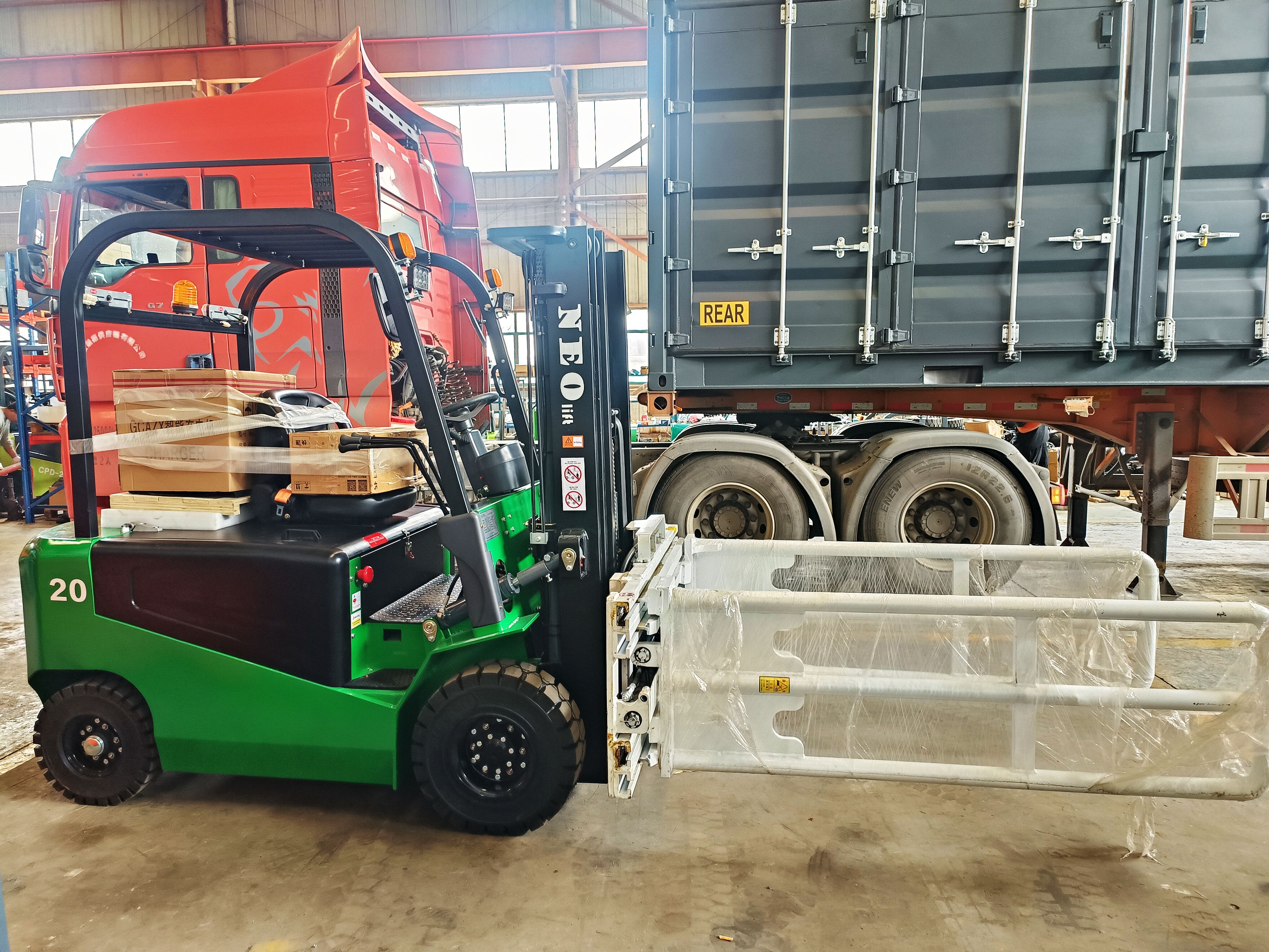 NEOlift sünger kelepçe elektrikli forklift