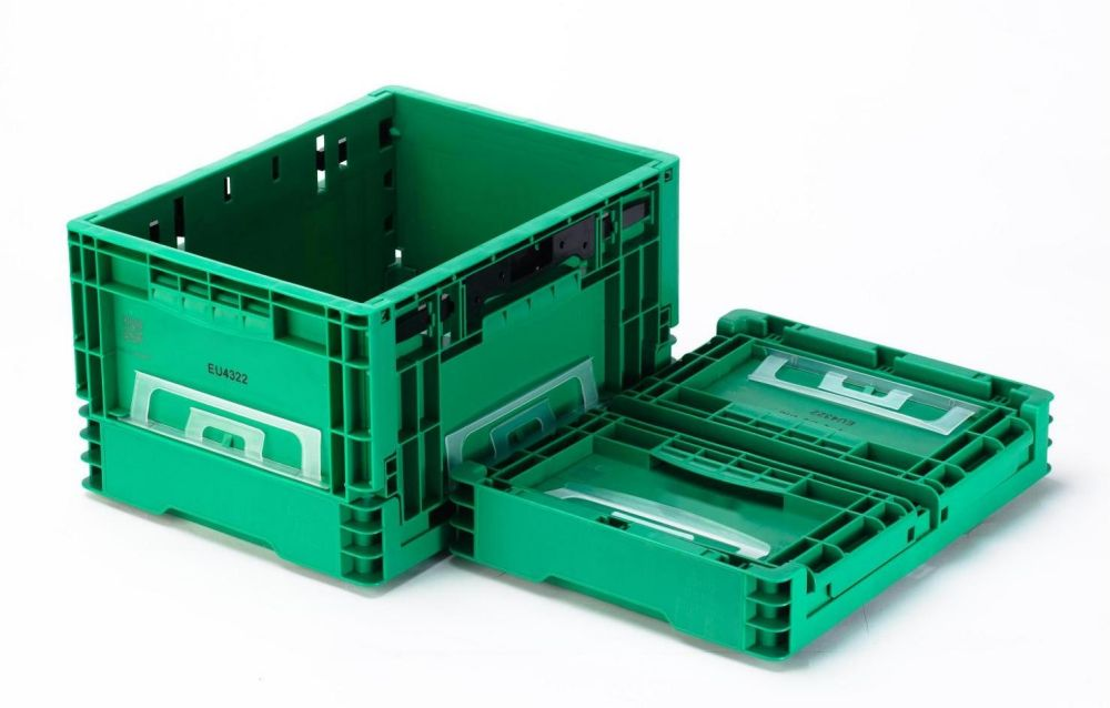 What are the features of plastic EU crates?