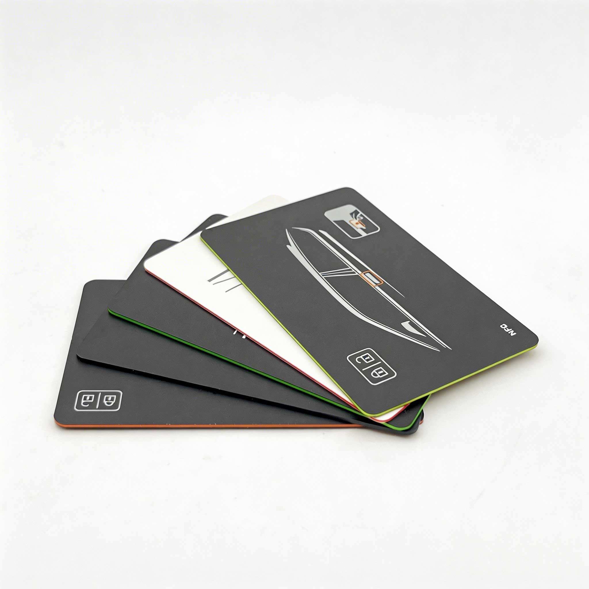 بطاقات RFID/NFC باللون الكامل بالأبيض والأسود والأحمر والأخضر والأزرق، مصنوعة من مادة PVC، قابلة للتخصيص