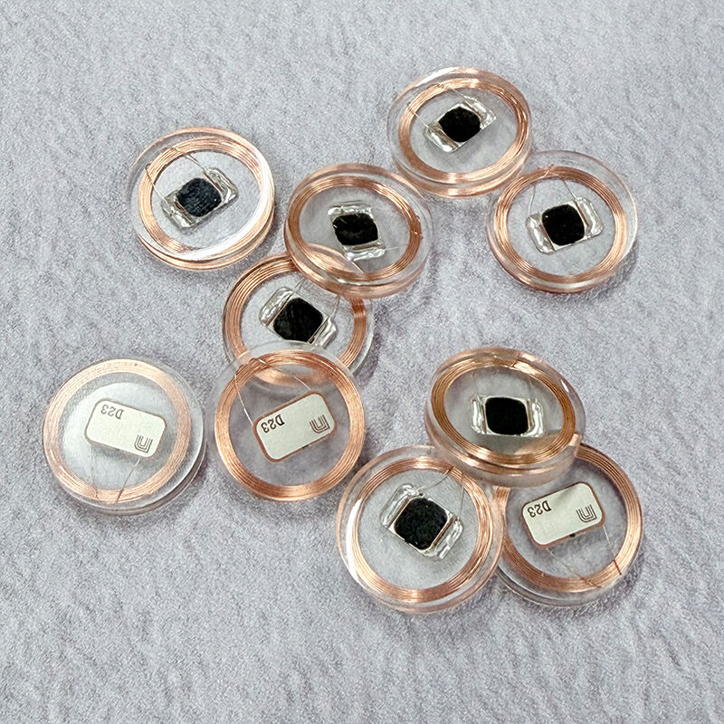 علامات RFID دائرية شفافة من مادة PVC مع ملف نحاسي، ومزودة بتقنية Mifare Desfire EV3 بسعة 2 كيلوبايت