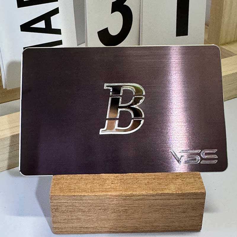 Robuste Mifare Desfire kontaktlose RFID-/NFC-Metallkarten mit individueller Gestaltung für Bankwesen, Zutrittskontrolle und Kundenbindungsprogramme