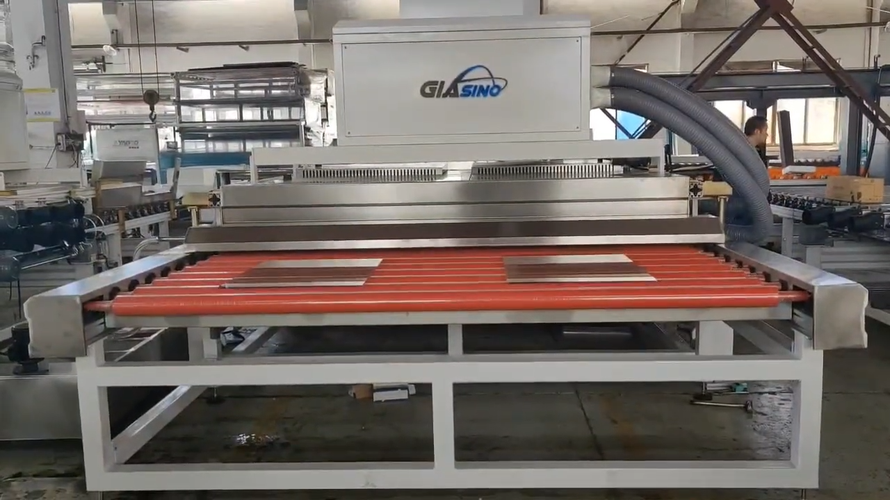 Automatic horizontal glass washing machine