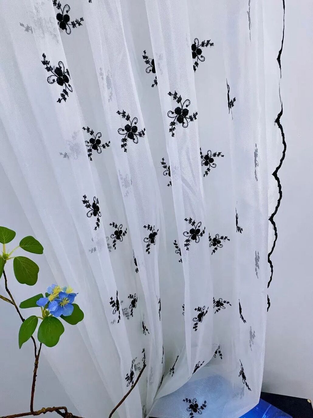 Foulola News:HDXZ/XYT/DKDG/XXLS/JGZ/SSEL/SWMT Embroidered Sheer manufacture