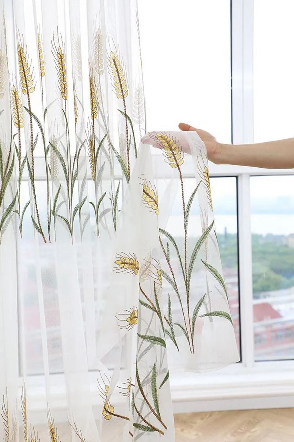 Foulola News:HDXZ/XYT/DKDG/XXLS/JGZ/SSEL/SWMT Embroidered Sheer details