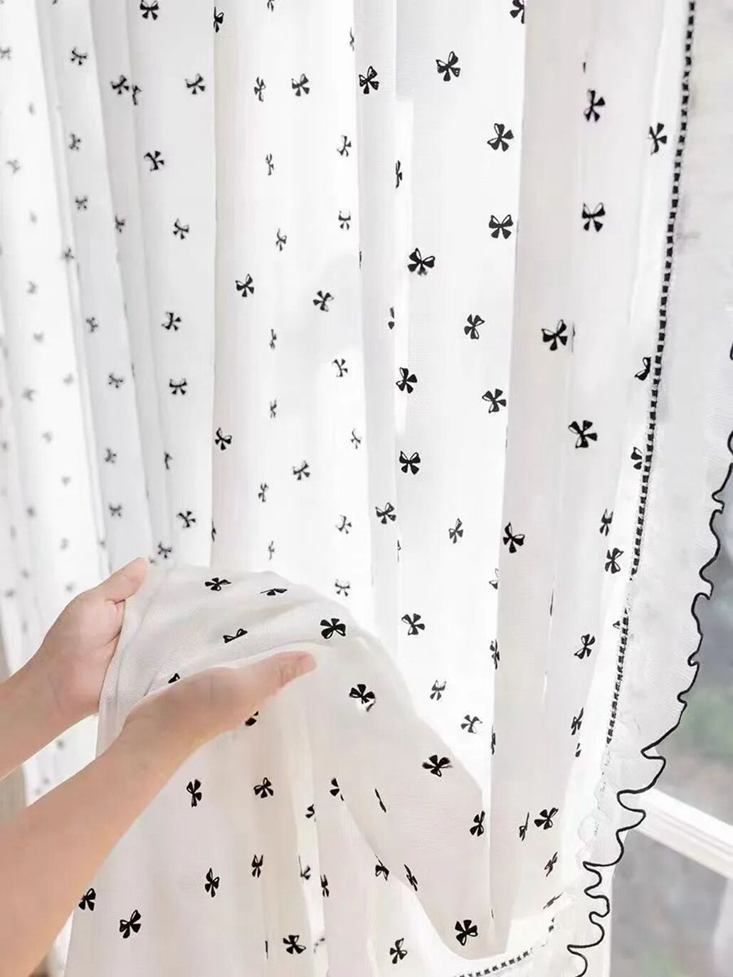 Foulola News:HDXZ/XYT/DKDG/XXLS/JGZ/SSEL/SWMT Embroidered Sheer details