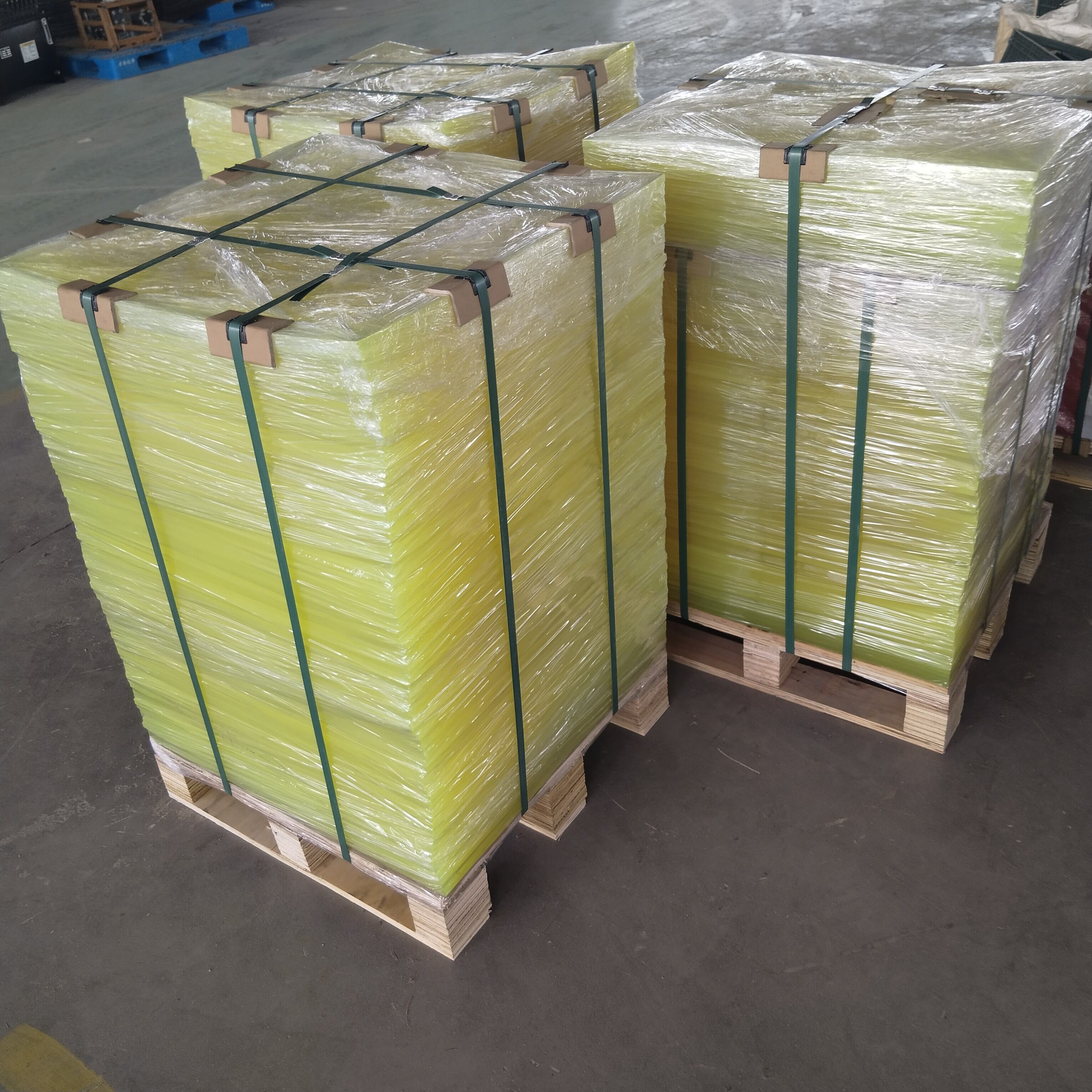 צלחת פוליאוריתן רב-תכליתיות למספר תעשיות