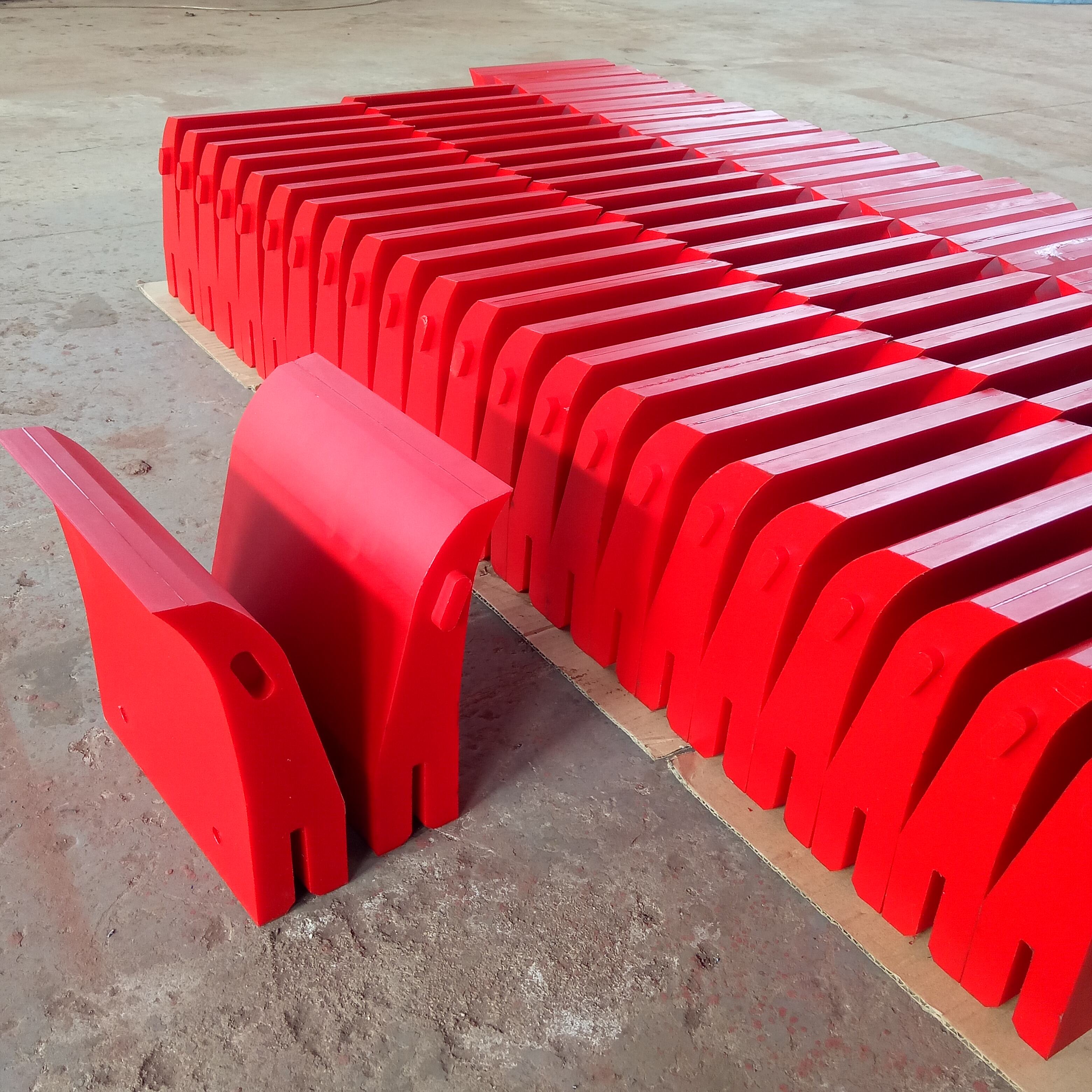 Advantages of Polyurethane Scrapers over Traditional Ones
