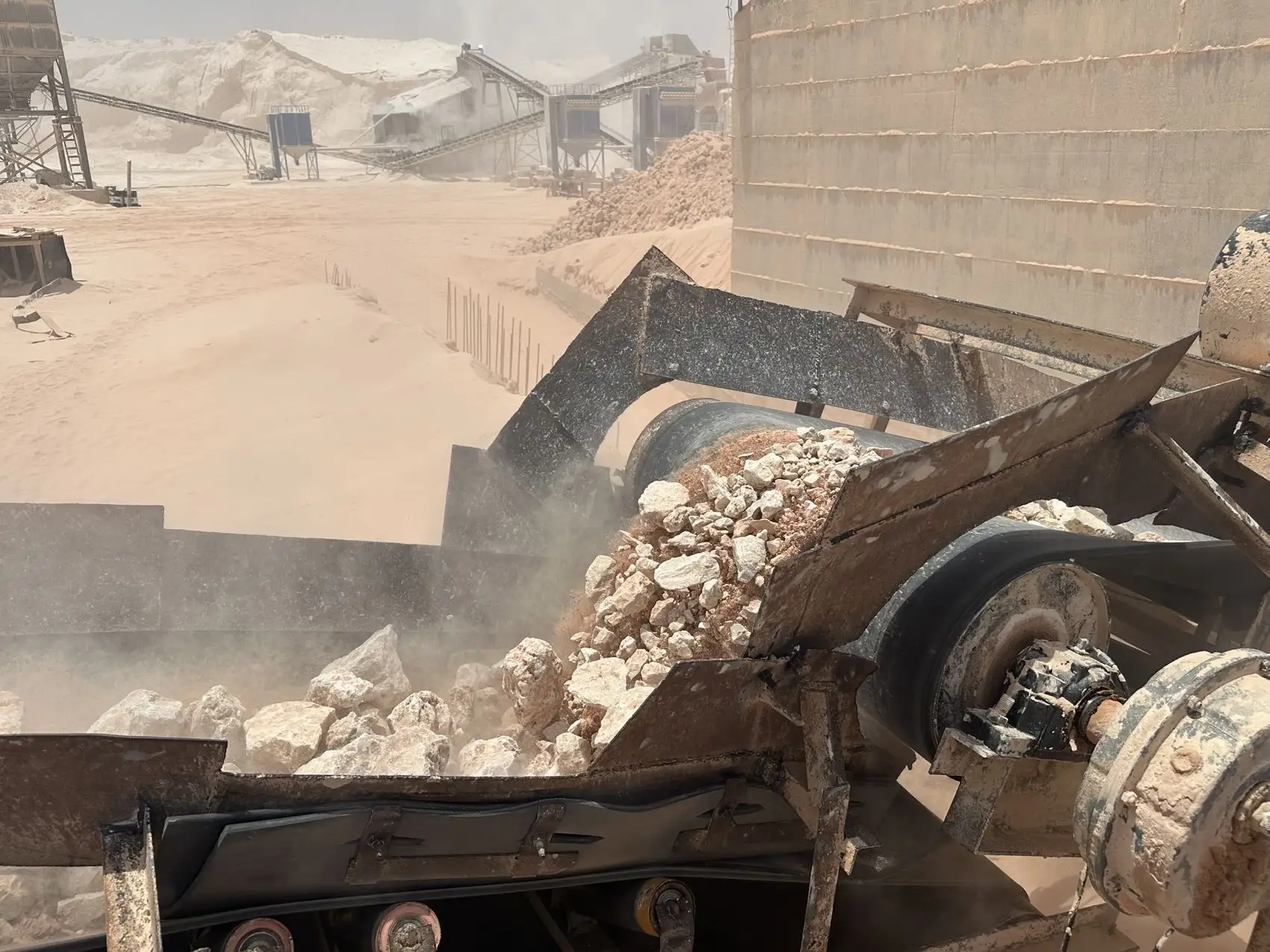 Why Vulcanized Splices Outperform Mechanical Fasteners in Quarry Operations