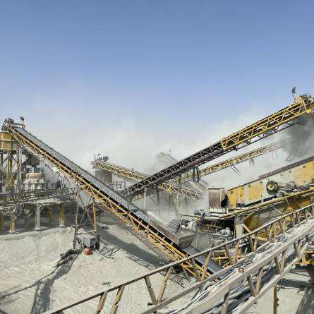 Studi Kasus Proyek Sabuk Konveyor di Tambang Batu Kapur Dubai, UEA