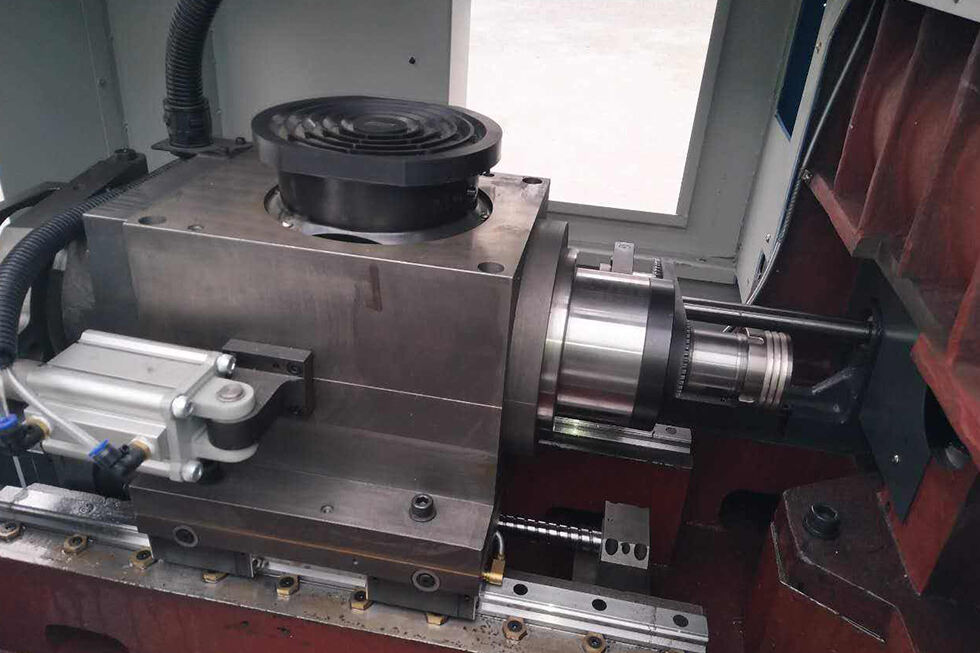 CNC centering machine has turning and milling compound functions