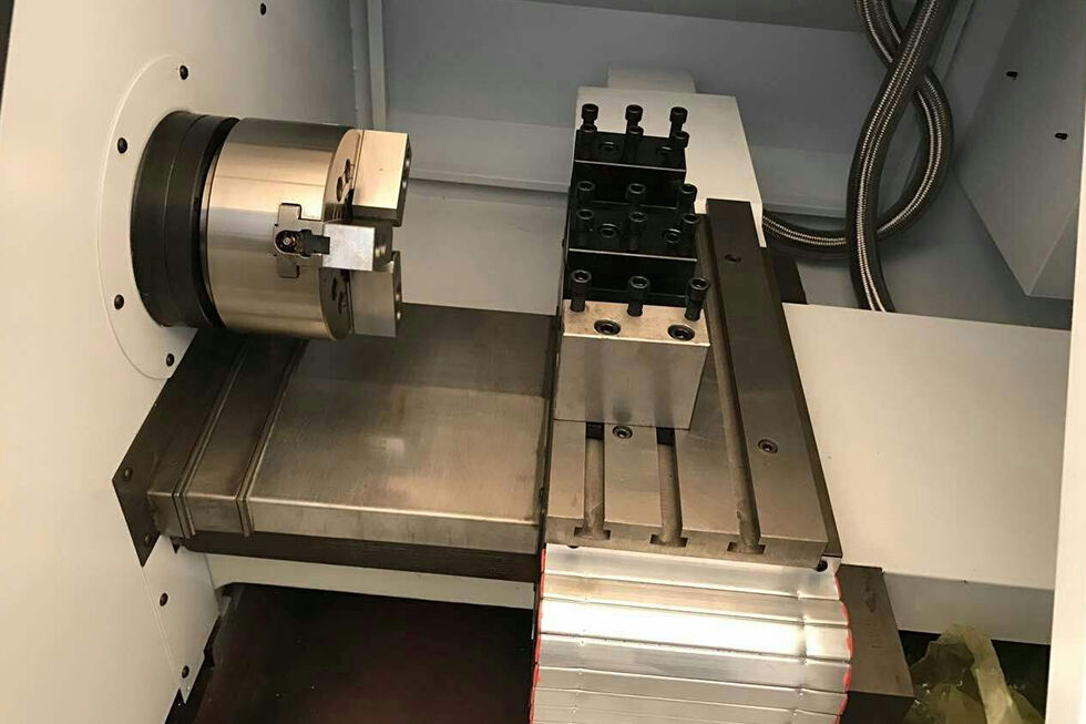 The composition and structure of precision CNC lathe