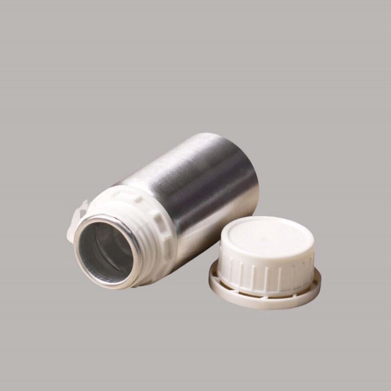 Aluminium material helps maintain the temperature of your drinks.
