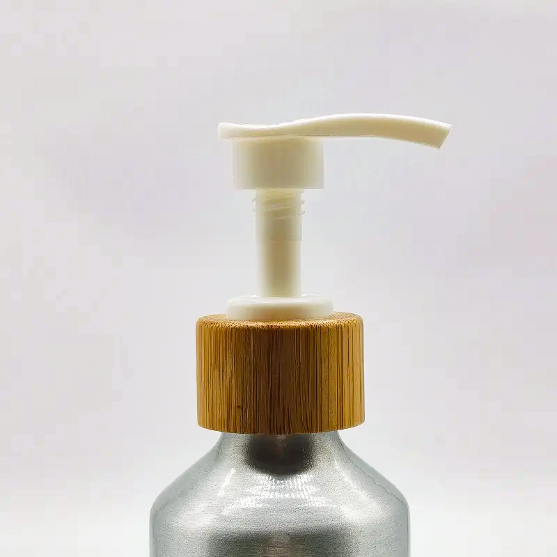 Utilizza per prodotti cosmetici, oli essenziali o anche come una bottiglia d'acqua di moda durante gli spostamenti.