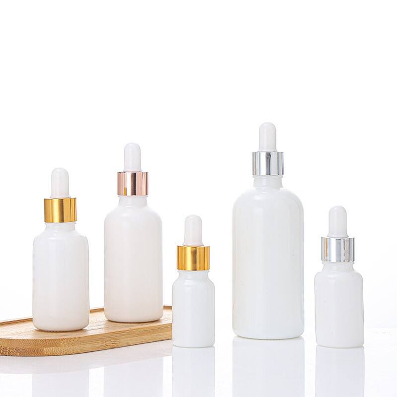 Keep your favorite beauty oils and serums safe in our white dropper bottle.