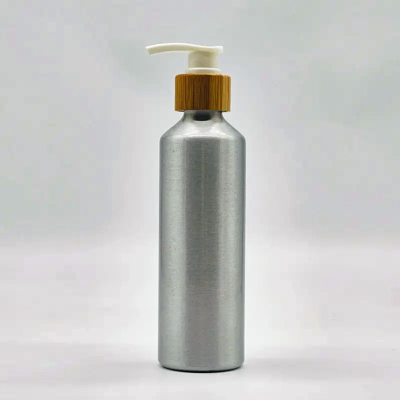 la capacità di 100ml è ideale per conservare i tuoi lozioni, oli e sieri preferiti.