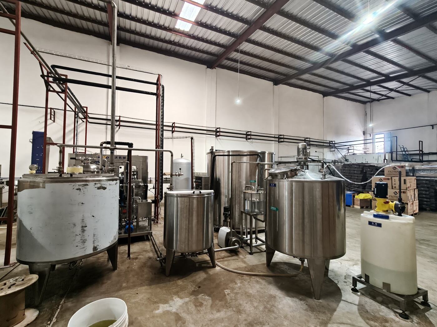 2000bph carbonated beverage filling production line for glass bottle in Benin