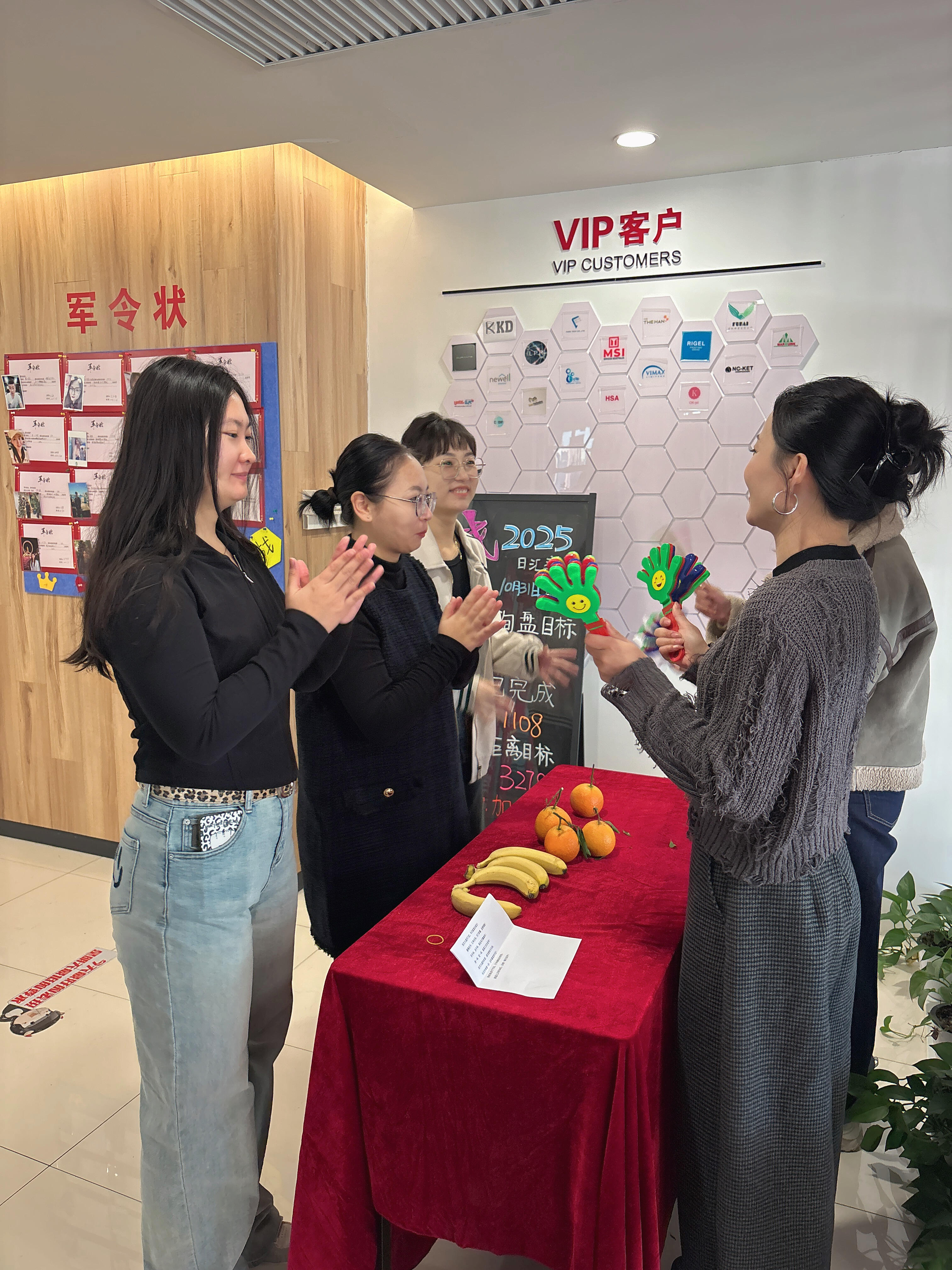 치열한 2개월 판매 캠페인, 연말 할인과 다양한 이벤트 제공