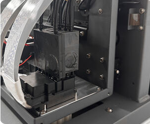 UV Flatbed Printer (6).jpg