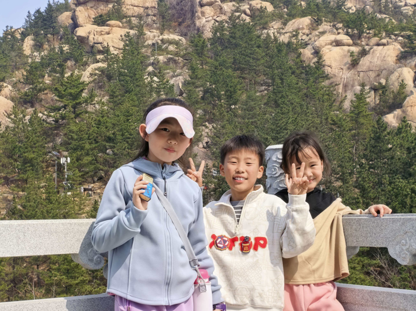 spring hiking team building at erlong mountain-3